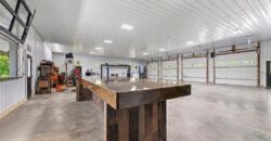 12820 NW Crooked Road, Parkville, MO 64152
