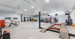 12820 NW Crooked Road, Parkville, MO 64152