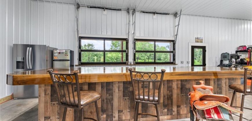 12820 NW Crooked Road, Parkville, MO 64152