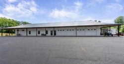 12820 NW Crooked Road, Parkville, MO 64152