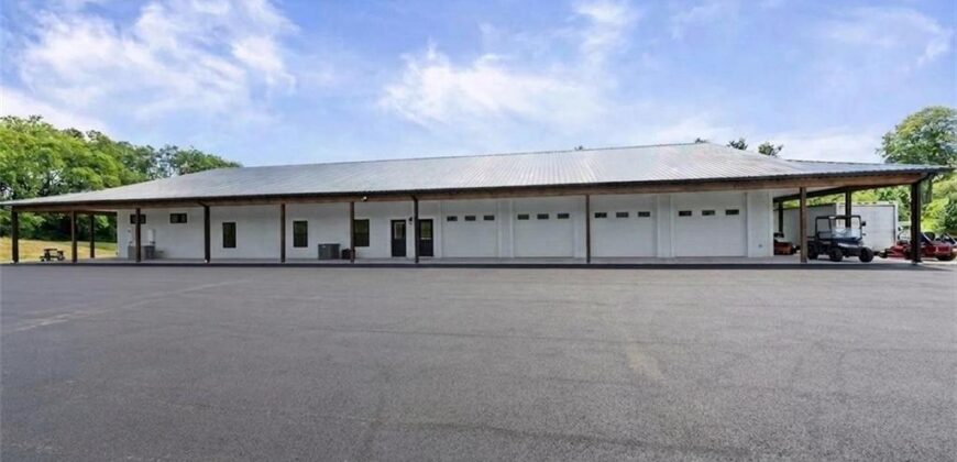 12820 NW Crooked Road, Parkville, MO 64152