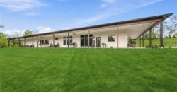 12820 NW Crooked Road, Parkville, MO 64152