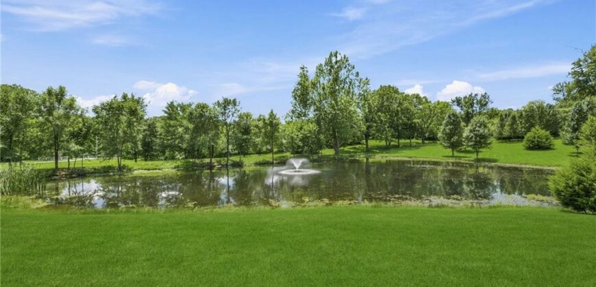 12820 NW Crooked Road, Parkville, MO 64152