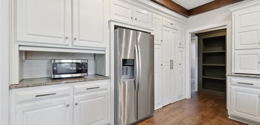 10301 N BROOKLYN Avenue, Kansas City, MO 64155
