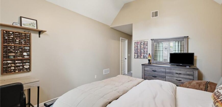 10301 N BROOKLYN Avenue, Kansas City, MO 64155