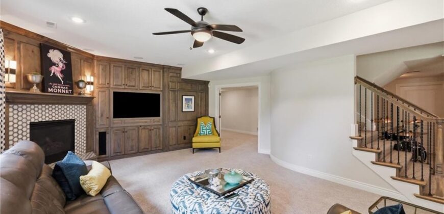10301 N BROOKLYN Avenue, Kansas City, MO 64155