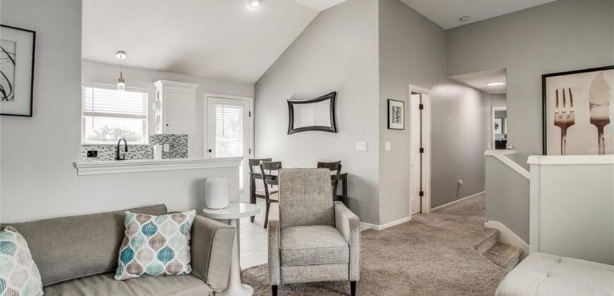 6814 N PONTIAC Avenue, Kansas City, MO 64151