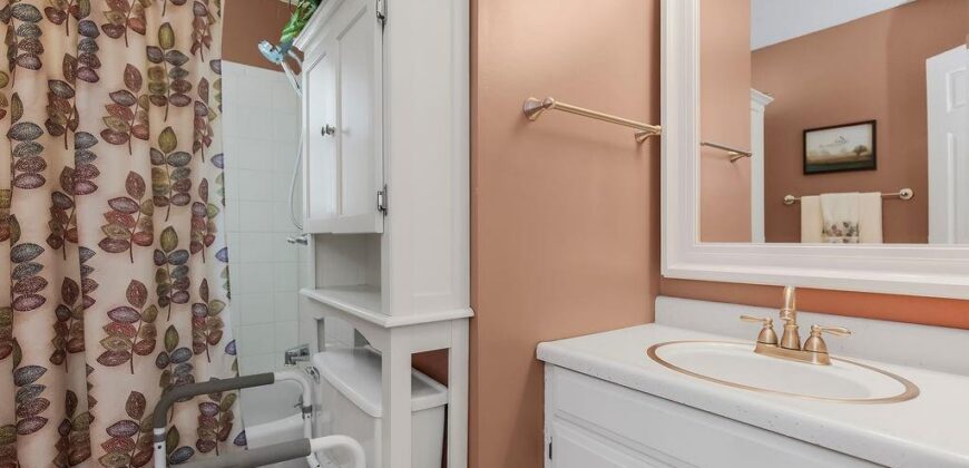 7606 NW Pampas Lane, Parkville, MO 64152