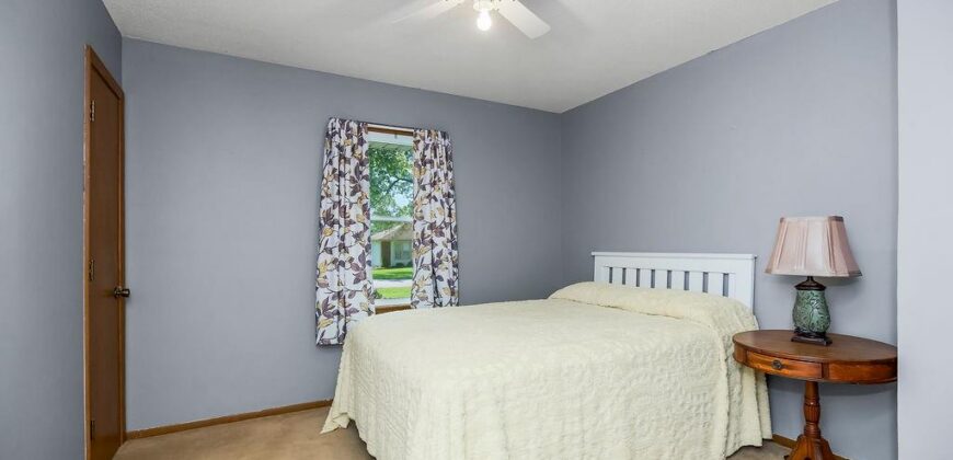 7606 NW Pampas Lane, Parkville, MO 64152