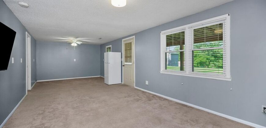 7606 NW Pampas Lane, Parkville, MO 64152