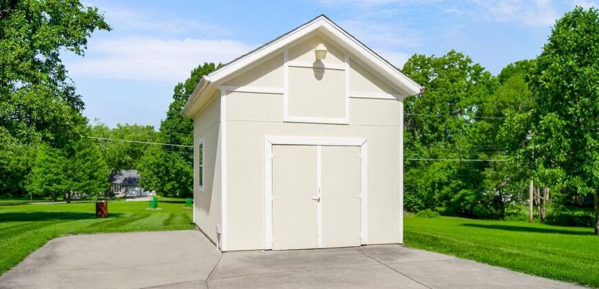 7606 NW Pampas Lane, Parkville, MO 64152
