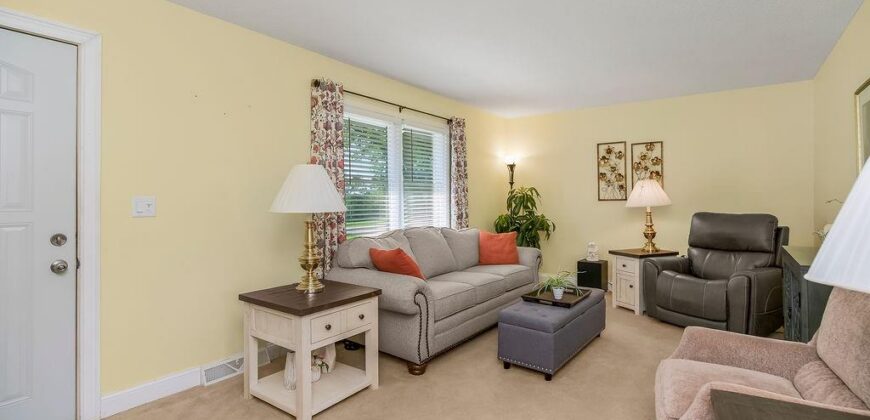7606 NW Pampas Lane, Parkville, MO 64152