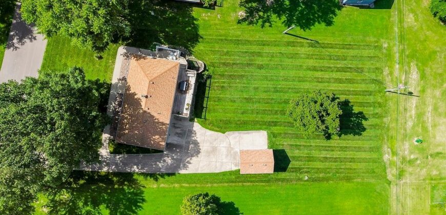 7606 NW Pampas Lane, Parkville, MO 64152