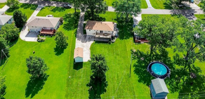 7606 NW Pampas Lane, Parkville, MO 64152