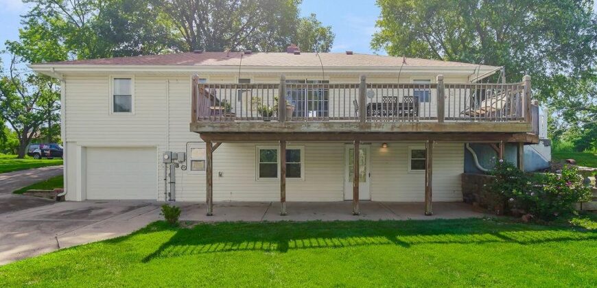 7606 NW Pampas Lane, Parkville, MO 64152