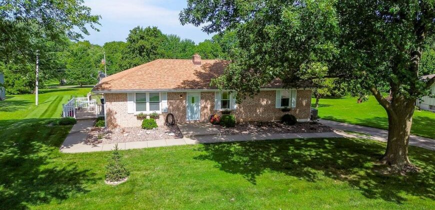7606 NW Pampas Lane, Parkville, MO 64152