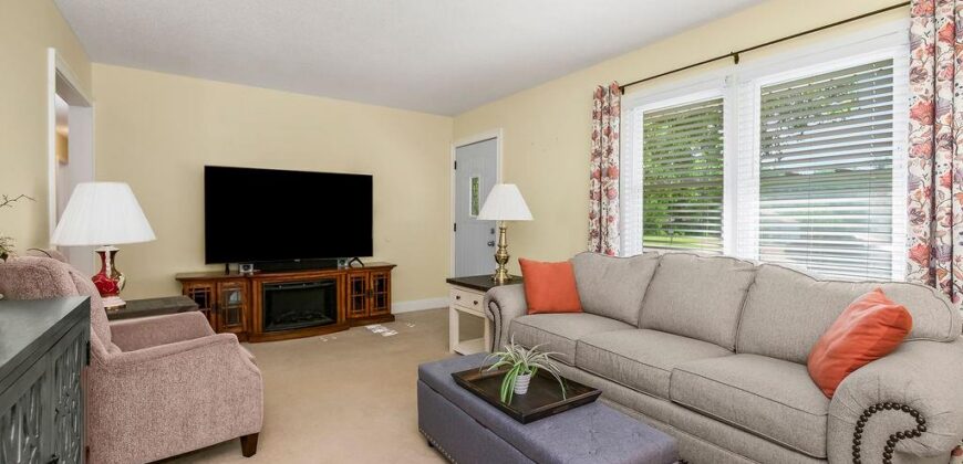 7606 NW Pampas Lane, Parkville, MO 64152