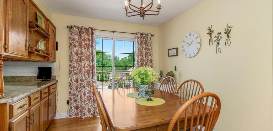 7606 NW Pampas Lane, Parkville, MO 64152