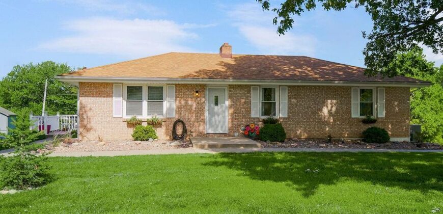 7606 NW Pampas Lane, Parkville, MO 64152