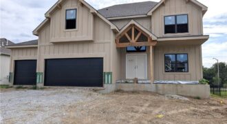 10304 N Oakland Avenue, Kansas City, MO 64157