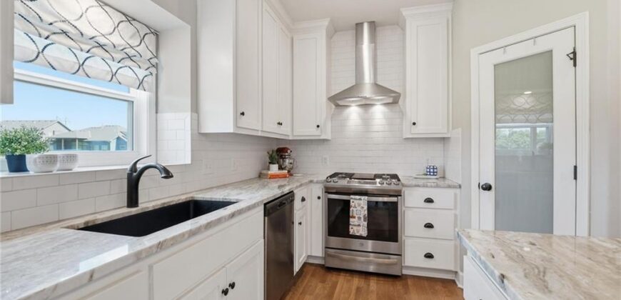 10411 N Chelsea Avenue, Kansas City, MO 64156