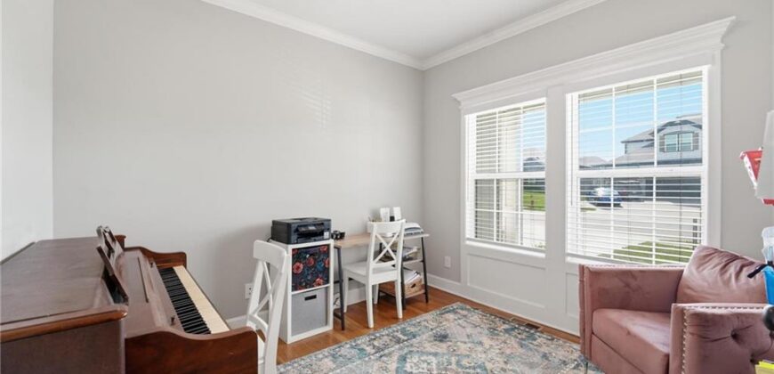 10411 N Chelsea Avenue, Kansas City, MO 64156