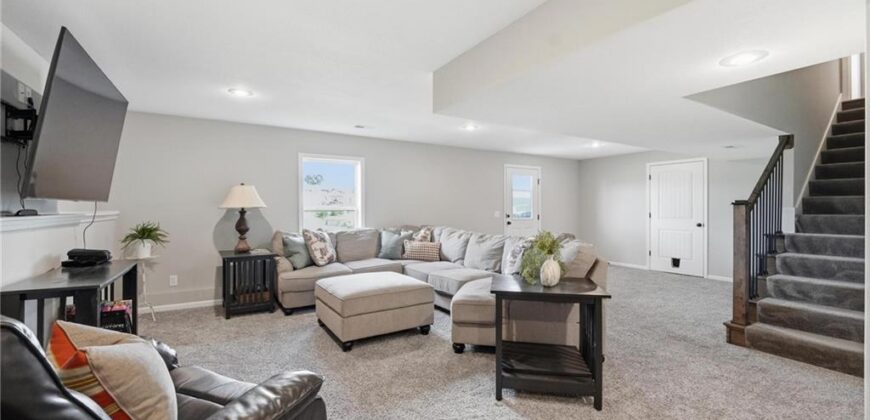 10411 N Chelsea Avenue, Kansas City, MO 64156