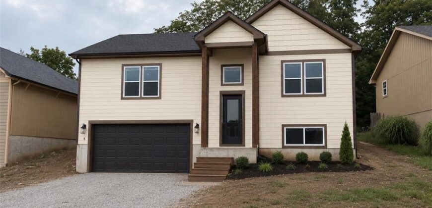 2032 W Springs Way, Excelsior Springs, MO 64024
