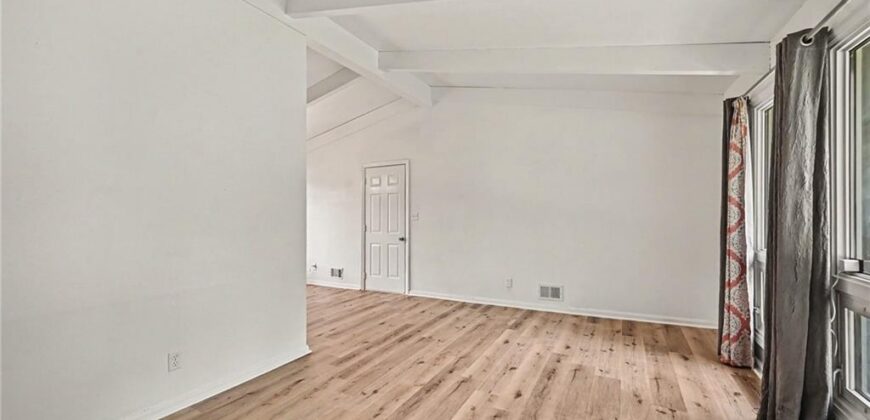 6108 N Howard Avenue, Kansas City, MO 64118