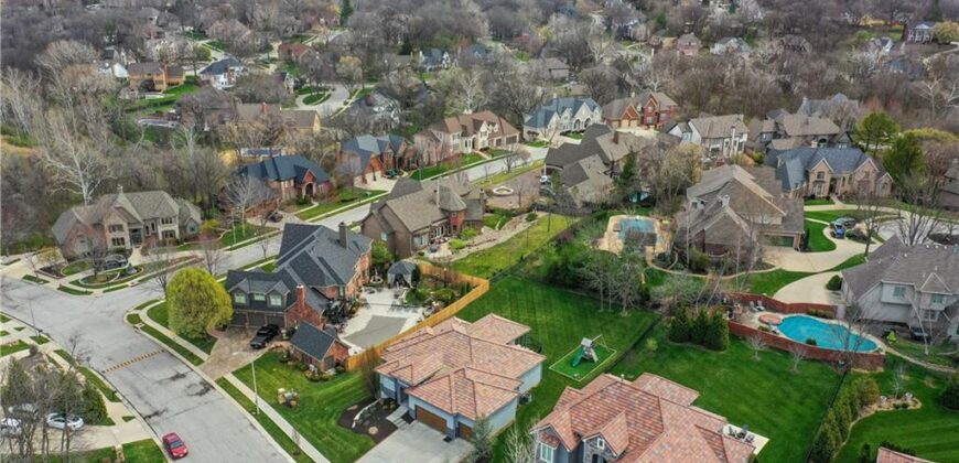 5961 N Cosby Avenue, Kansas City, MO 64151