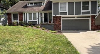 5213 Walden Drive, Kansas City, MO 64151