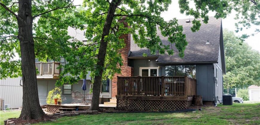 5213 Walden Drive, Kansas City, MO 64151