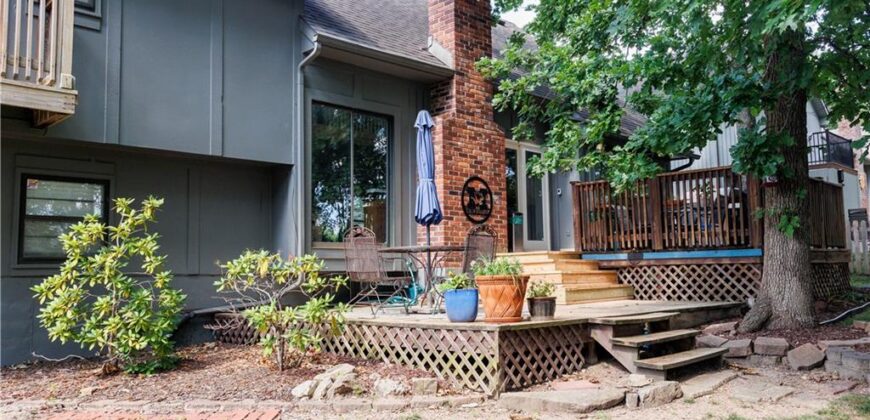 5213 Walden Drive, Kansas City, MO 64151