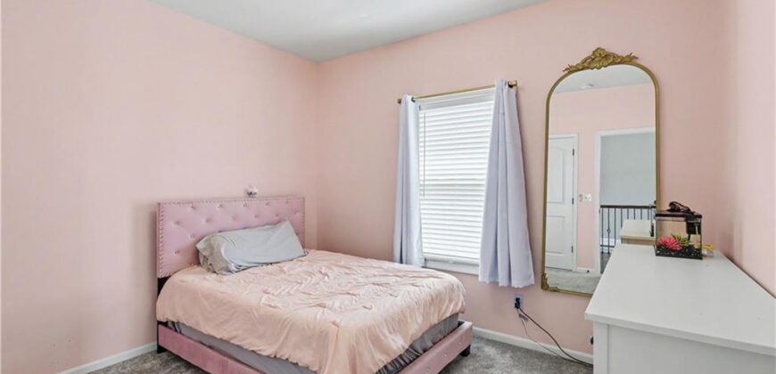 5724 N Kirkwood Avenue, Kansas City, MO 64151