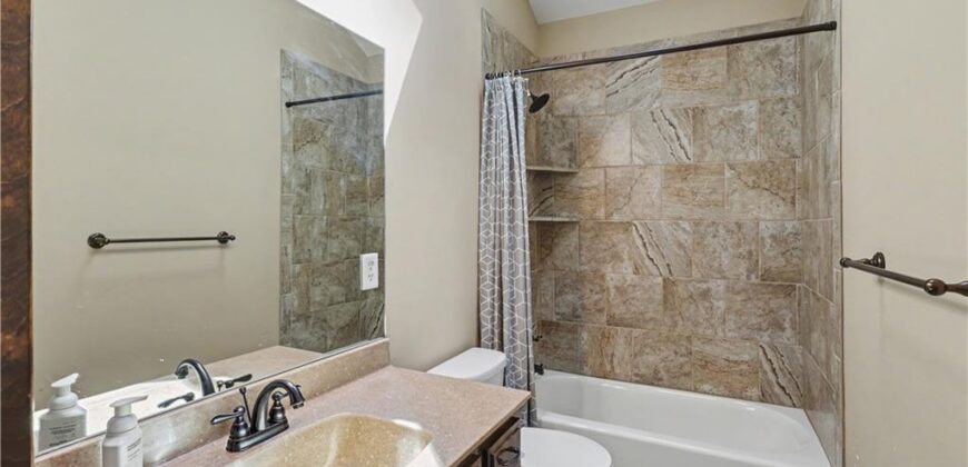 5724 N Kirkwood Avenue, Kansas City, MO 64151