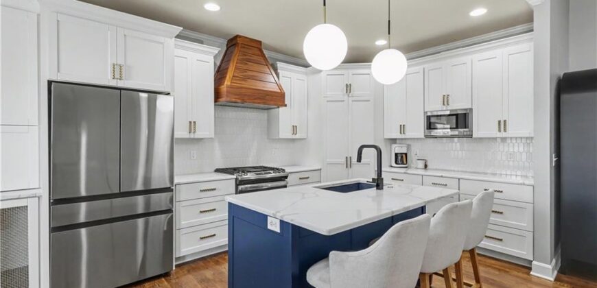 5724 N Kirkwood Avenue, Kansas City, MO 64151