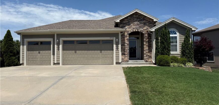 5724 N Kirkwood Avenue, Kansas City, MO 64151