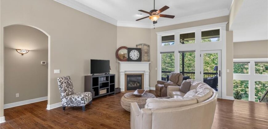 9411 N Kensington Avenue, Kansas City, MO 64156