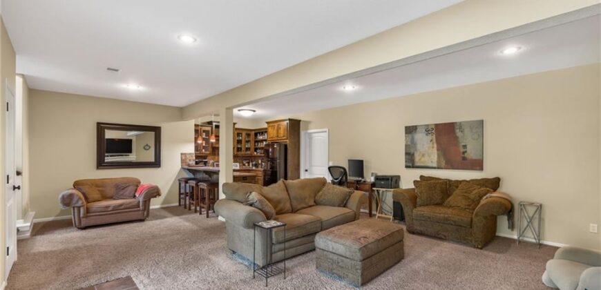 9411 N Kensington Avenue, Kansas City, MO 64156