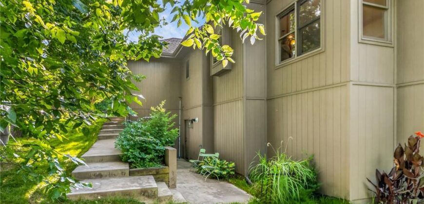 9411 N Kensington Avenue, Kansas City, MO 64156