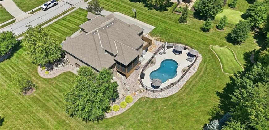 10607 N Hedges Street, Kansas City, MO 64157