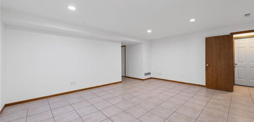 1745 Collins Drive, Platte City, MO 64079
