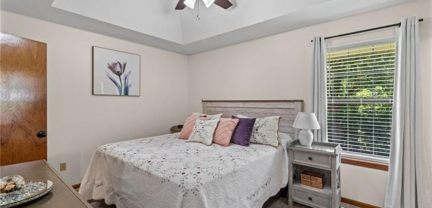 11424 N Mcgee Street, Kansas City, MO 64155