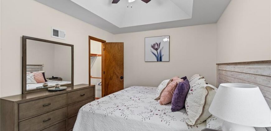 11424 N Mcgee Street, Kansas City, MO 64155