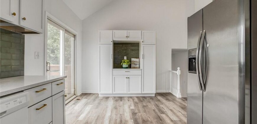 819 Porter Ridge Road, Kearney, MO 64060