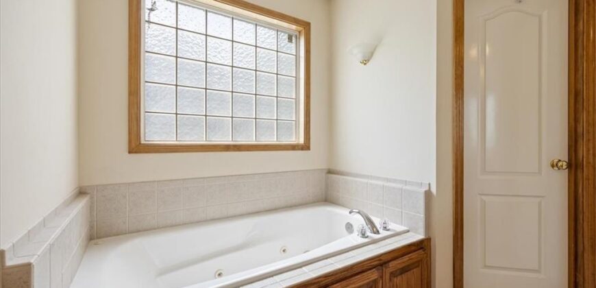 8308 NE 74Th Terrace, Kansas City, MO 64158