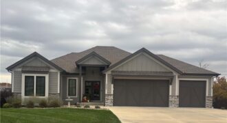 5794 NW Black Oak Court, Parkville, MO 64152