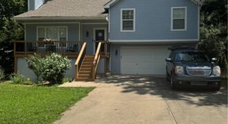 403 Woodland Avenue, Smithville, MO 64089