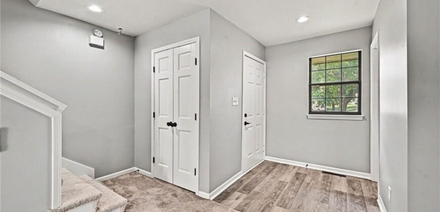 7033 N Fisk Court, Kansas City, MO 64151