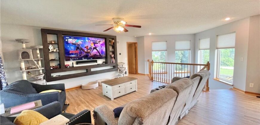 2224 W Ivory Circle, Excelsior Springs, MO 64024